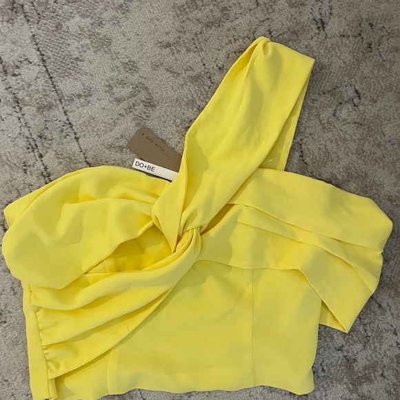 Top - Picture 2 of 2